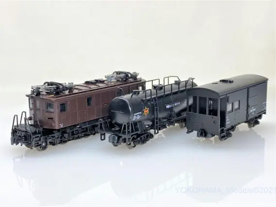 ED19＋タキ10600セメント輸送列車（明星セメント）が入線です。KATO 10