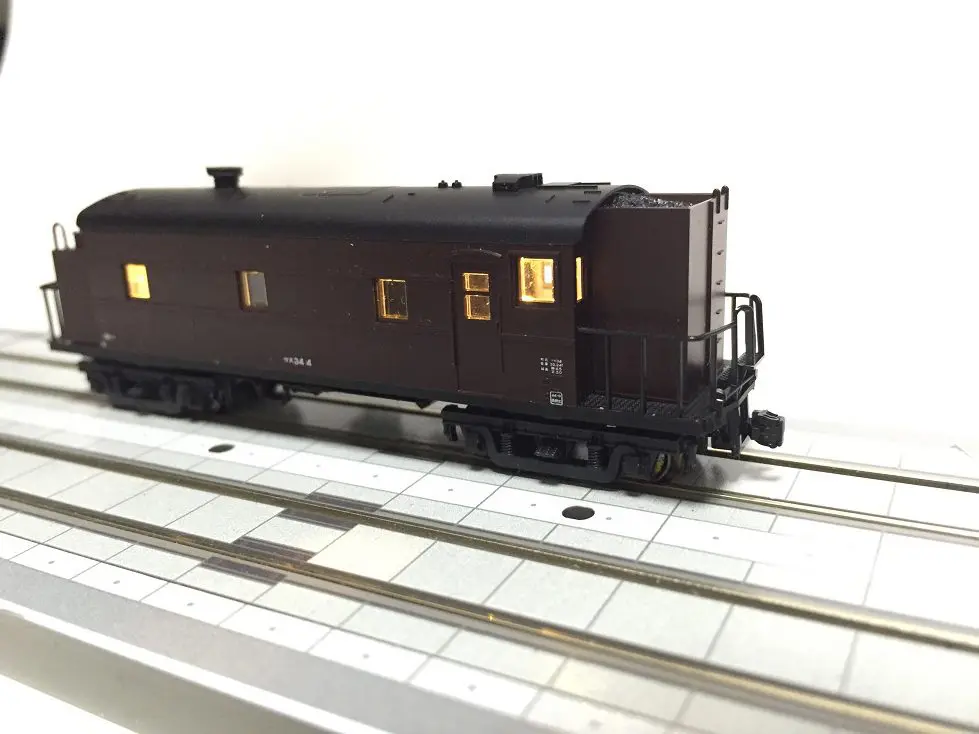 スハ32系 中央線普通列車を弄る。その3 マヌ34 室内灯装備 KATO 10
