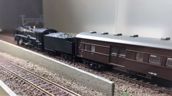 寝台急行「音戸」8両基本セット が入線です。KATO 10-1348 特別企画品