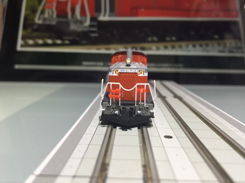 DD51 500番台 中期 耐寒形（3灯形）が入線しました。KATO 7008-8