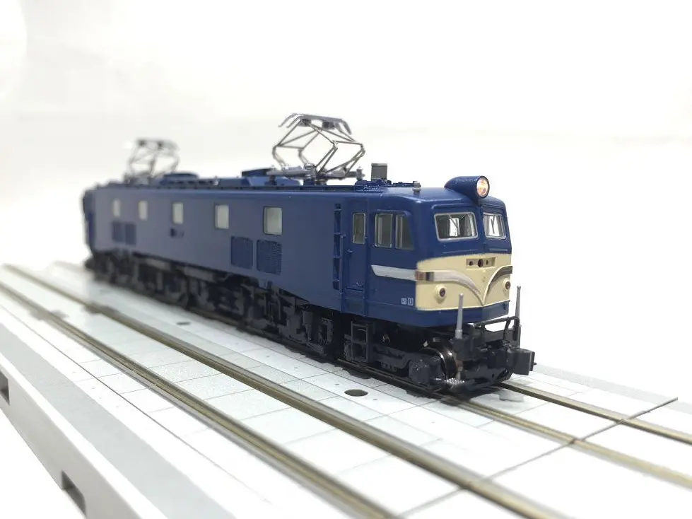 EF58 後期形小窓 入線です。KATO 3049 ｜ 製品情報｜製品検索｜鉄道