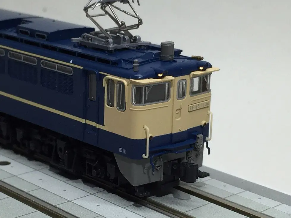 EF65 1000 後期形が入線です。KATO 3061-1 | NGaugeJP - 横濱模型