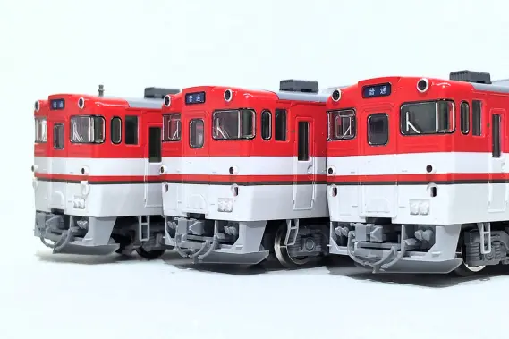 キハ47 新潟色・赤セット 入線です。TOMIX 98014 | NGaugeJP - N