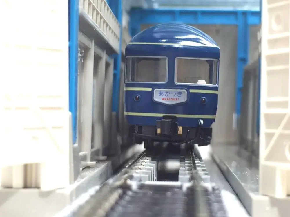 開放ピット線路を試しに電車庫へ KATO 20-016 | NGaugeJP - 横濱模型