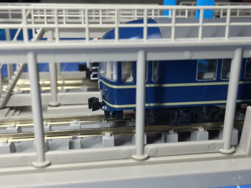 開放ピット線路を試しに電車庫へ KATO 20-016 | NGaugeJP - 横濱模型