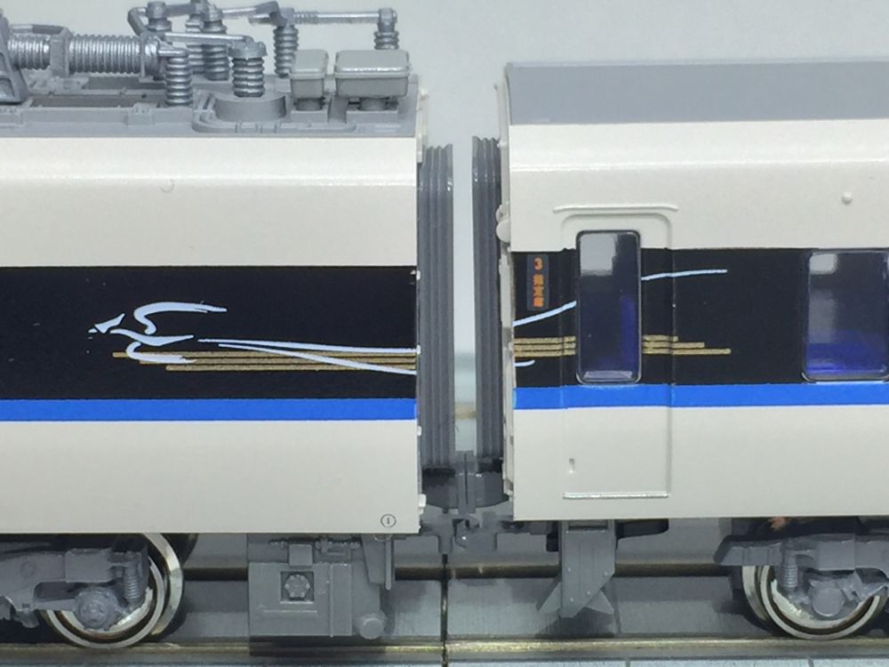 サンダーバード 車体側面のデザイン サンダーバード 車体側面のデザイン