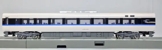 683系「サンダーバード」リニューアル車 入線(^^♪ KATO 10-1391/10