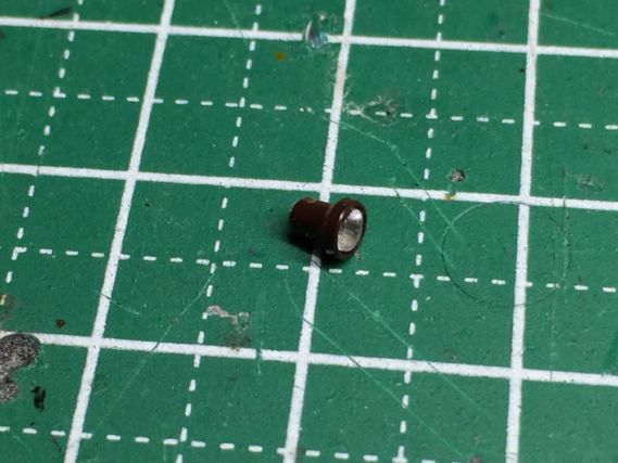 Z04-8103 クモハ165 ヘッドライトレンズ