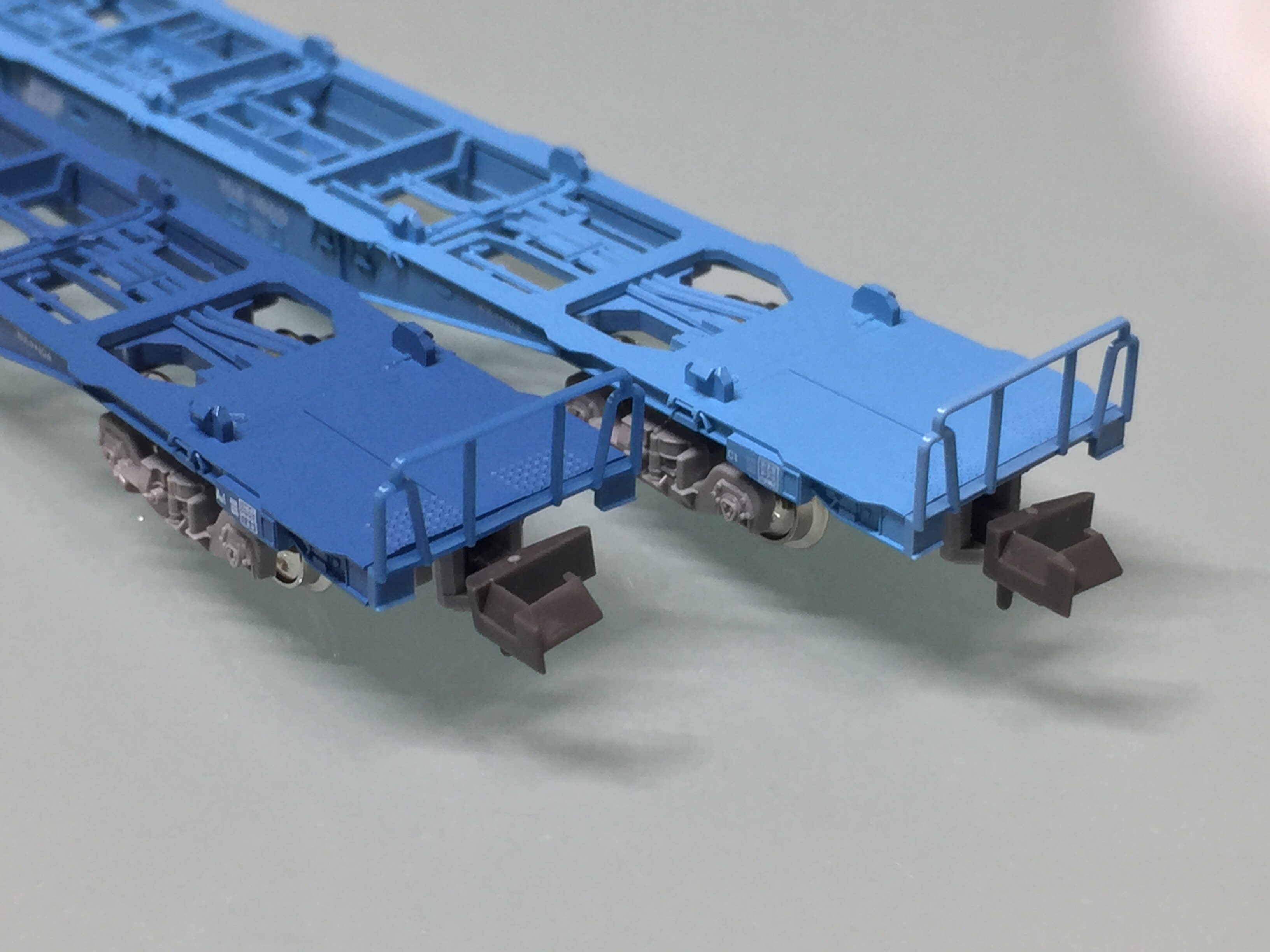 濃いブルー色のコキ104 入線です。 KATO 10-1421 ｜ 製品情報｜製品