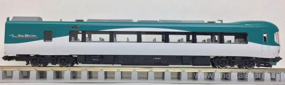 京都丹後鉄道 KTR8000形「タンゴディスカバリー」入線です。TOMIX