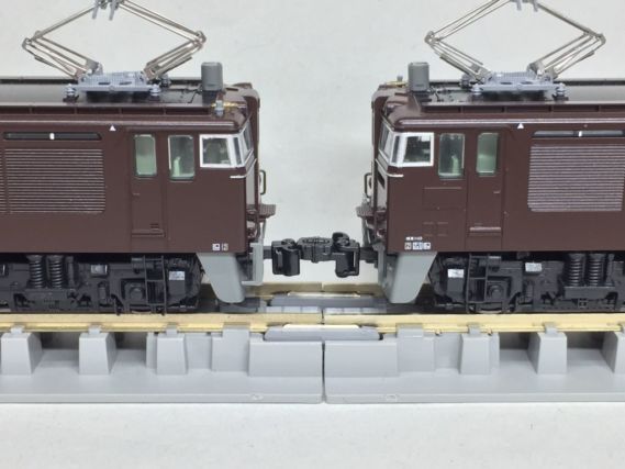 EF63が入線しました。 KATO 10-1430 EF63 2次形・3次形JR仕様（茶
