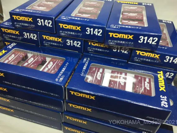 KATOの コキ106+107 コンテナ無積載 10両セットと2両増結が入線しま