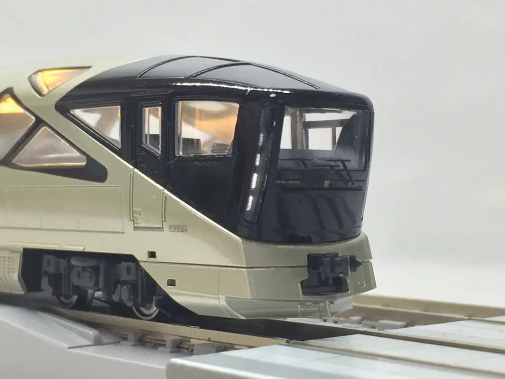 E001形 トランスイート四季島を弄る。その2 KATO 10-1447