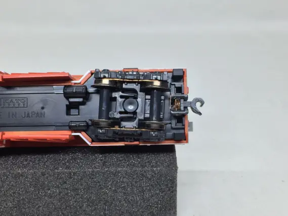 KATO DD16 の入線です。DD16 304ラッセルもついでに弄る。7013 / 10