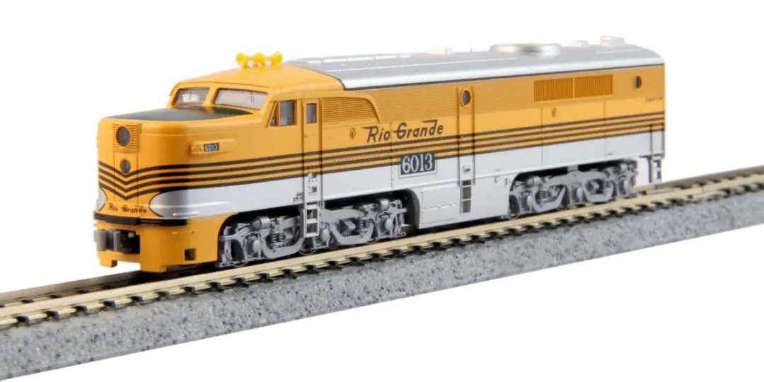 西日本鉄道 600形 貝塚線 (黄色+赤帯) ディスプレイ モデル(2両