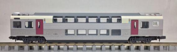 215系 1次形「湘南ライナー」が入線いたしました。 マイクロエース