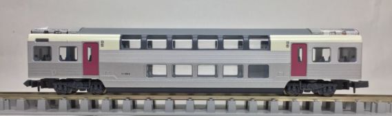 215系 1次形「湘南ライナー」が入線いたしました。 マイクロエース