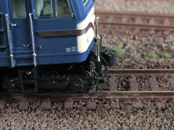 EF58 後期形小窓を弄る。172号機 KATO 3049 先台車加工 EF58 後期形小窓を弄る。172号機 KATO 3049