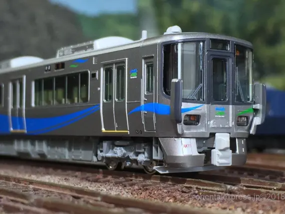 KATO あいの風とやま鉄道521系の入線です。10-1437 ｜ 製品情報｜製品