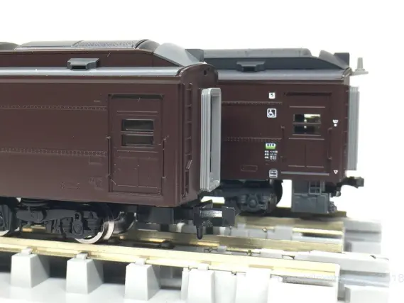 35系4000番台 SLやまぐち号セットが入線しました。その2 比較 TOMIX