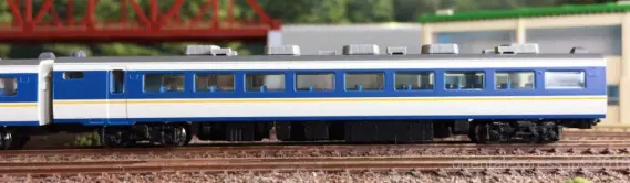 あおさぎこと、485系しらさぎ新塗装セットAが入線しました。TOMIX