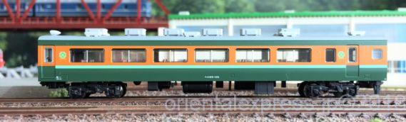 165系 急行「佐渡」が入線しました。KATO 10-1488 / 10-1489