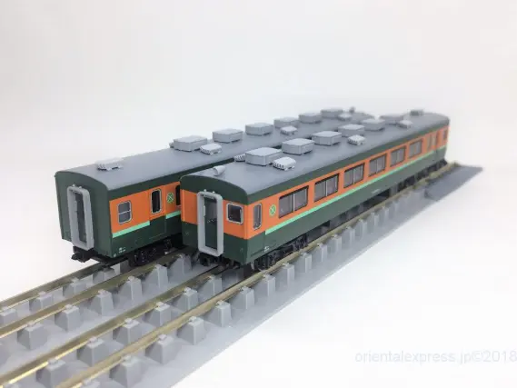 165系 急行「佐渡」が入線しました。KATO 10-1488 / 10-1489