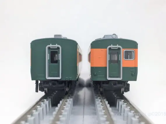 165系 急行「佐渡」が入線しました。KATO 10-1488 / 10-1489