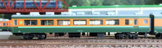 165系 急行「佐渡」が入線しました。KATO 10-1488 / 10-1489