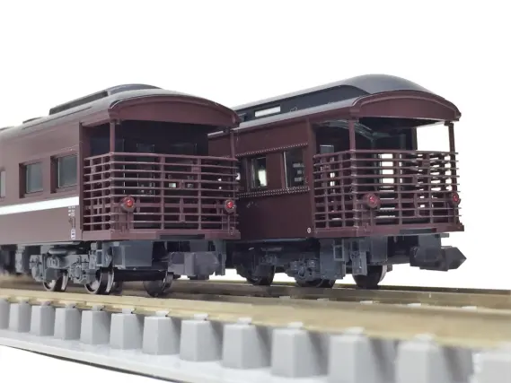 35系4000番台 SLやまぐち号が入線しました。KATO 10-1500 5両セット