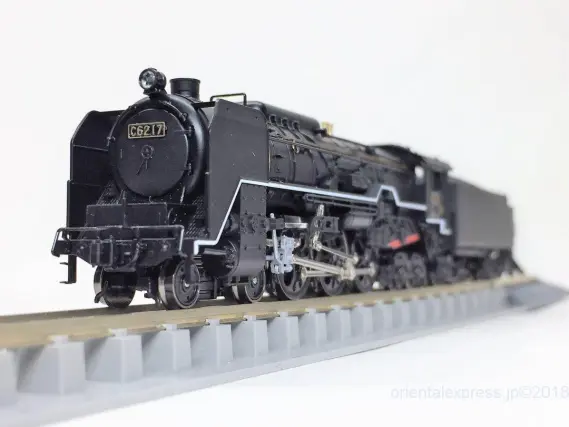 C62 17 糸崎機関区が入線しました。が・・・(;^_^A KATO京都駅店 特