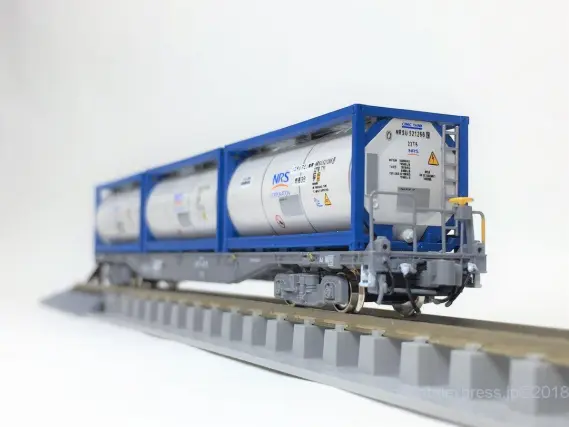 ISOタンクコンテナ（日陸）を買ってみました。KATO 23-575 | NGaugeJP
