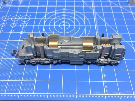 EH500 5号機（2次形）を弄る。8軸集電化 KATO 3037 | NGaugeJP - 横濱