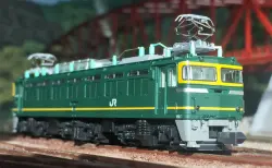 E231系500番台「みどりの山手線ラッピングトレイン」入線。KATO 10-933