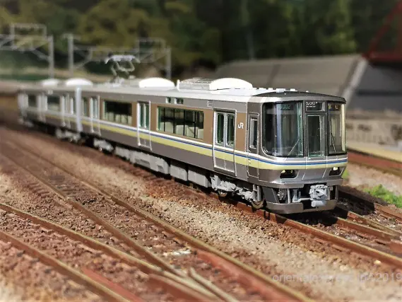 223系2000番台が入線です。TOMIX 98327 ｜ 製品情報｜製品検索｜鉄道