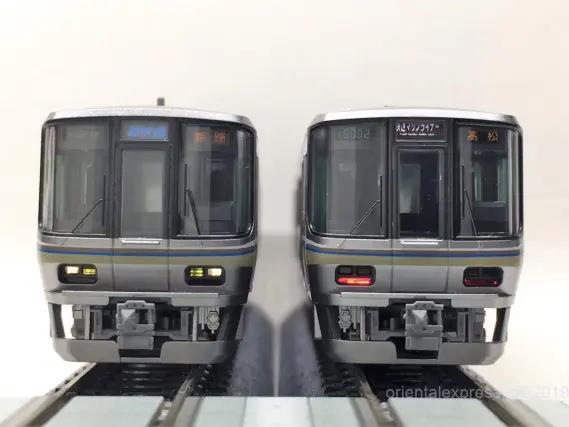 223系2000番台が入線です。TOMIX 98327 ｜ 製品情報｜製品検索｜鉄道