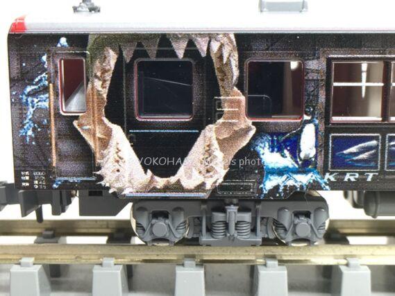 鹿島臨海鉄道6000形(6015) アクアワールド・大洗サメ列車が入線しま
