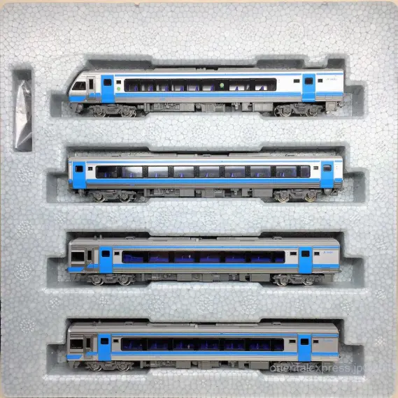 JR四国 2000系「南風」が入線しました。KATO 10-1503 ｜ 製品情報