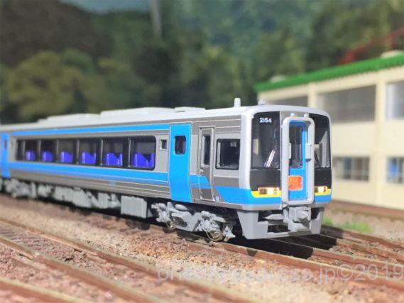 「動作確認済み」KATO 10-1504 JR四国2000系 3両セット JR四国2000系3両セットが入線です。今更ですが(*´з`) KATO 10-1504