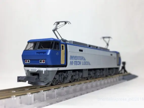 EF200 登場時塗装（2019年版）が入線です。KATO 3036-2 ｜ 製品情報