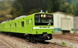 201系体質改善工事施工車・ウグイス を弄る。その1 Microace