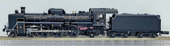 C57 1号機が入線しました。KATO 2024-1 やまぐち号やSL北びわこ号に