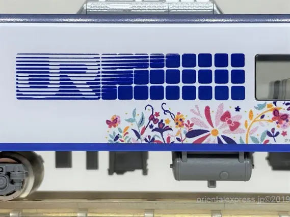 281系「ハローキティ はるか・Butterfly」が入線しました。TOMIX 98674