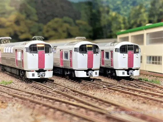 215系 2次形「ホリデー快速ビューやまなし」を弄る。その2 マイクロ