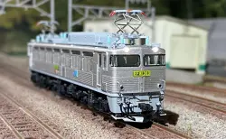 EF64 1010号機 JR貨物試験塗装が入線です。KATO 3023-2