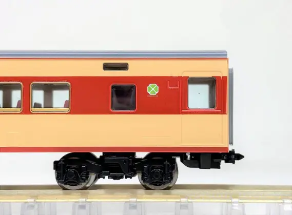 185系200番台「国鉄特急色」OM08編成が入線しました。TOMIX 98691