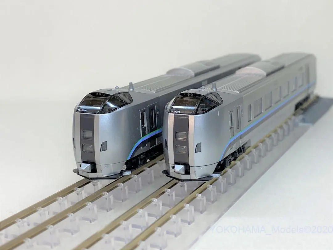 789系1000番台「カムイ・すずらん」HL-1004編成が入線しました。KATO