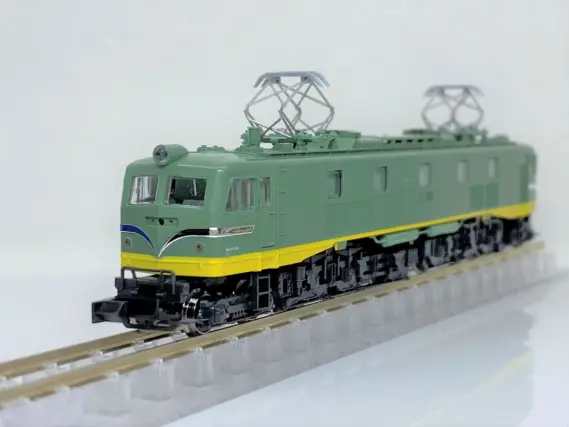 EF58 初期形大窓 青大将 の入線です。KATO 3039 ｜ 製品情報｜製品検索