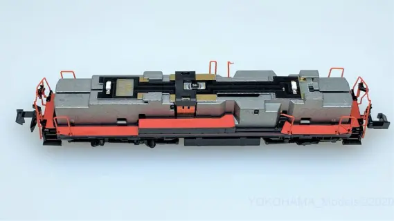 DE10 1195号機 JR九州仕様（登場時）が入線しました。KATO 7011-A