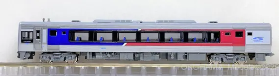 JR四国N2000系 特急「うずしお4号」が入線しました。KATO 10-1628